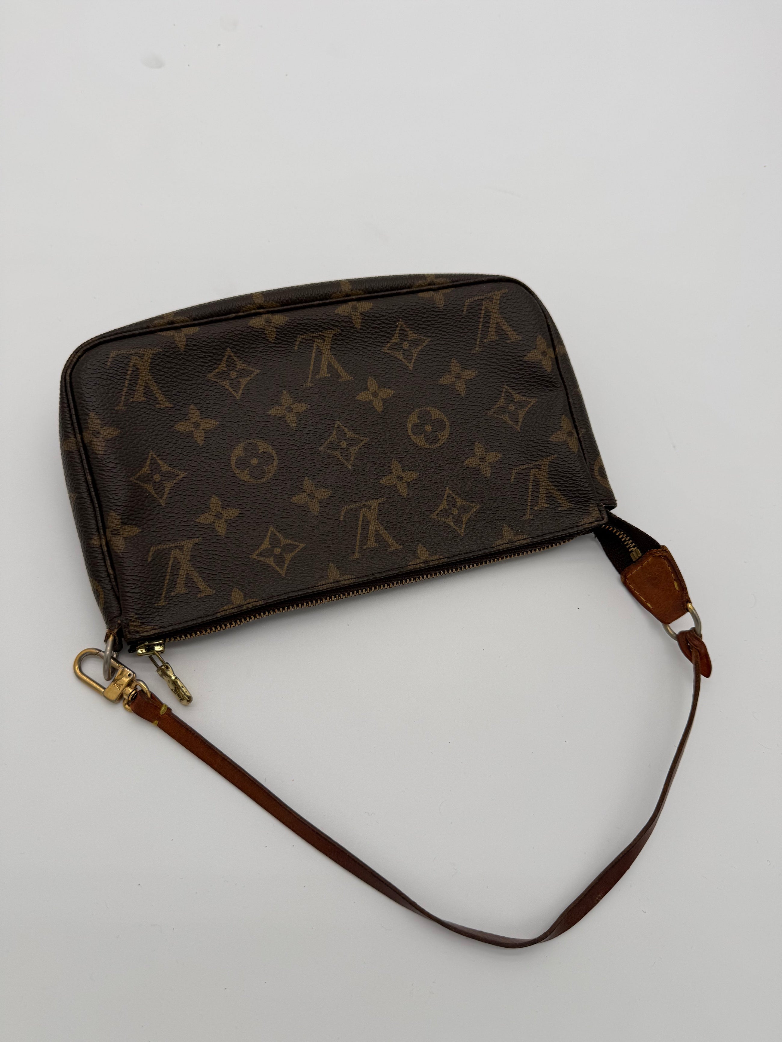 Louis vuitton pochette accessoire