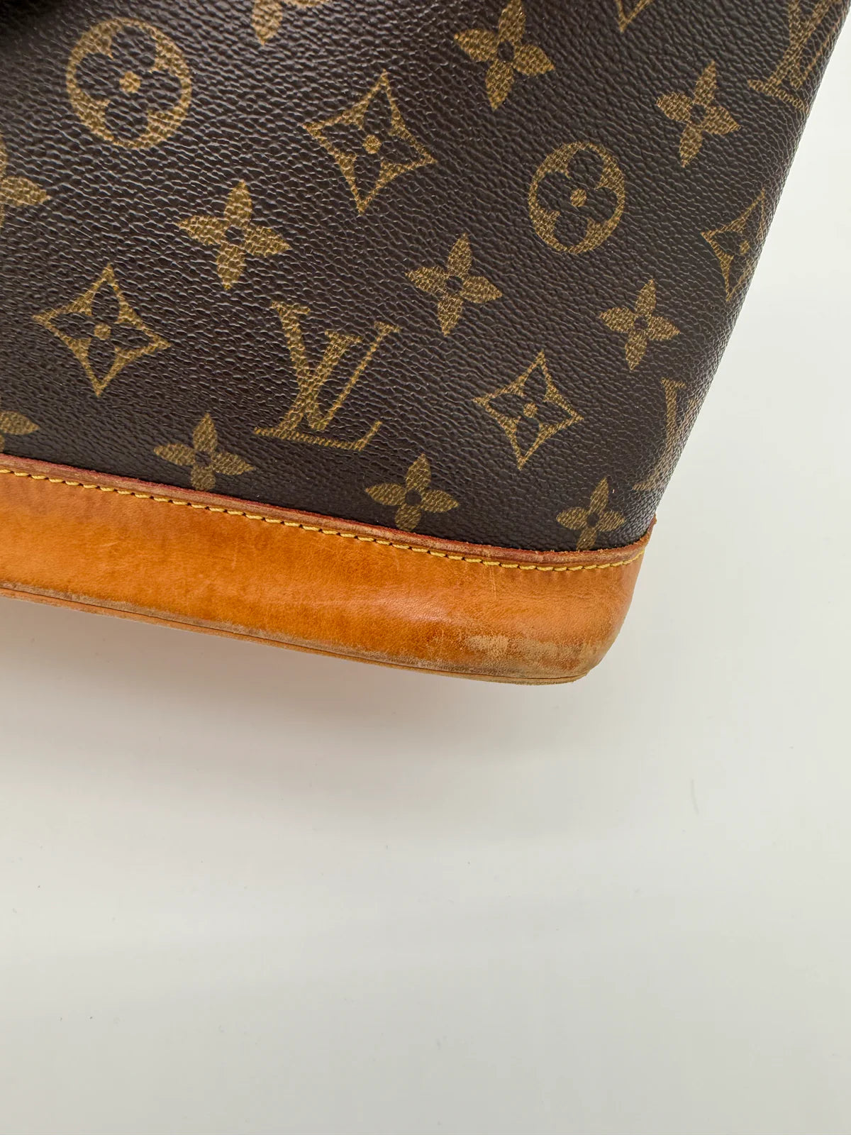 LOUIS VUITTON ALMA