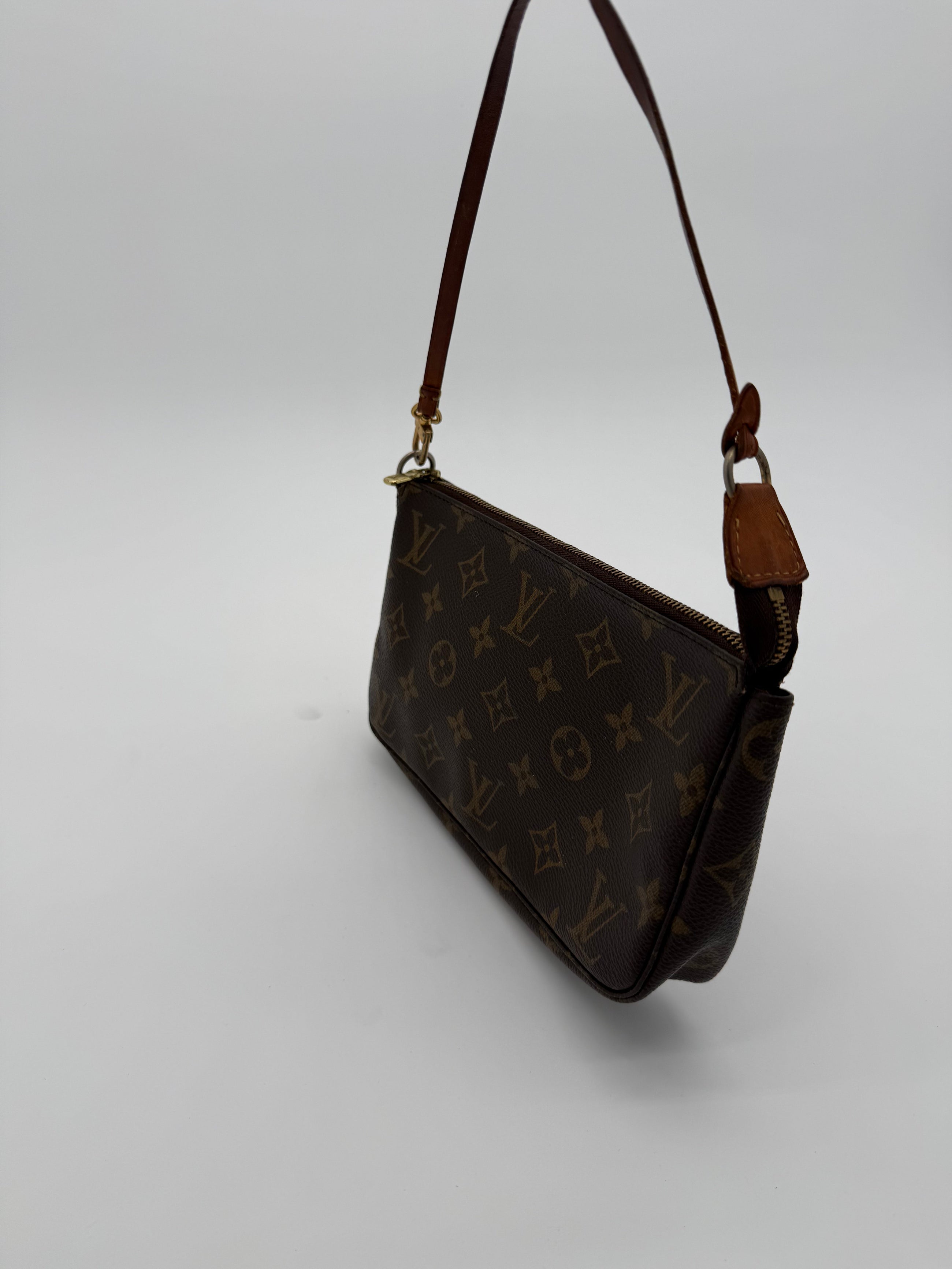Louis vuitton pochette accessoire